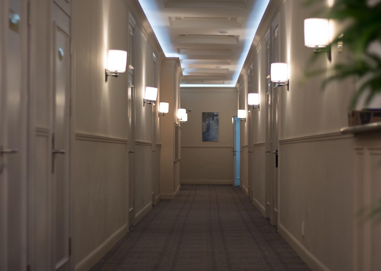 Madison Ave Hotel Bichkek Extérieur photo