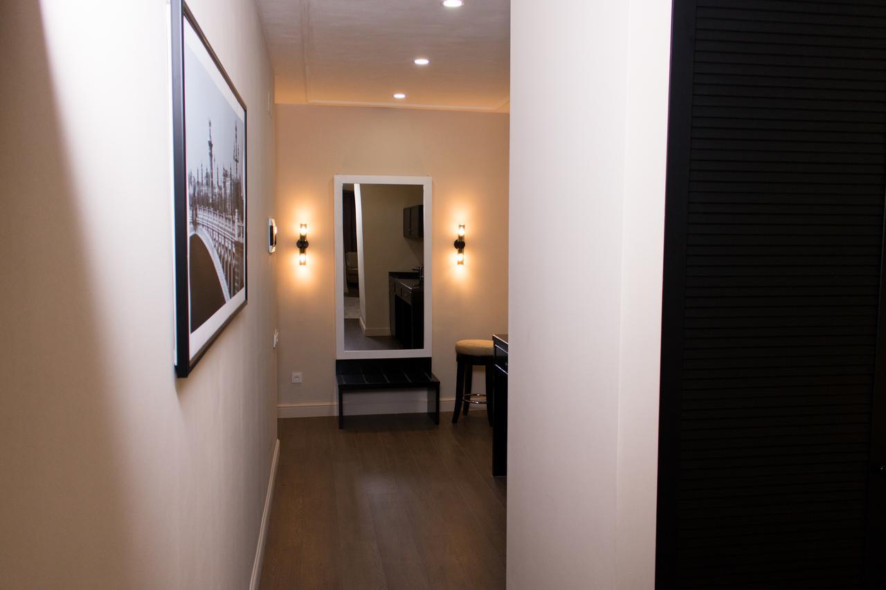 Madison Ave Hotel Bichkek Extérieur photo