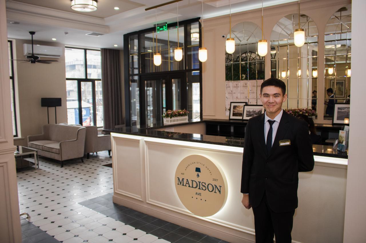 Madison Ave Hotel Bichkek Extérieur photo