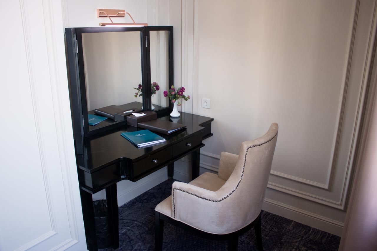 Madison Ave Hotel Bichkek Extérieur photo