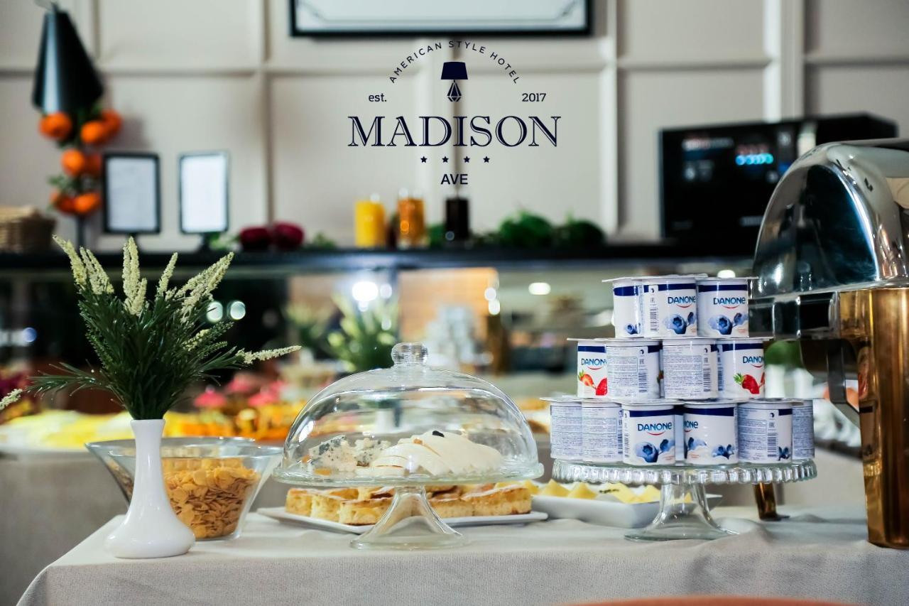 Madison Ave Hotel Bichkek Extérieur photo